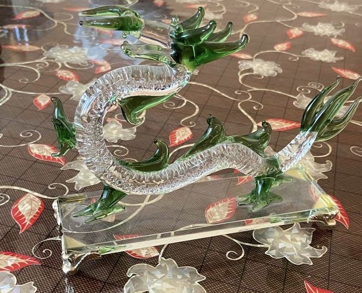 Статуэтка стеклянная