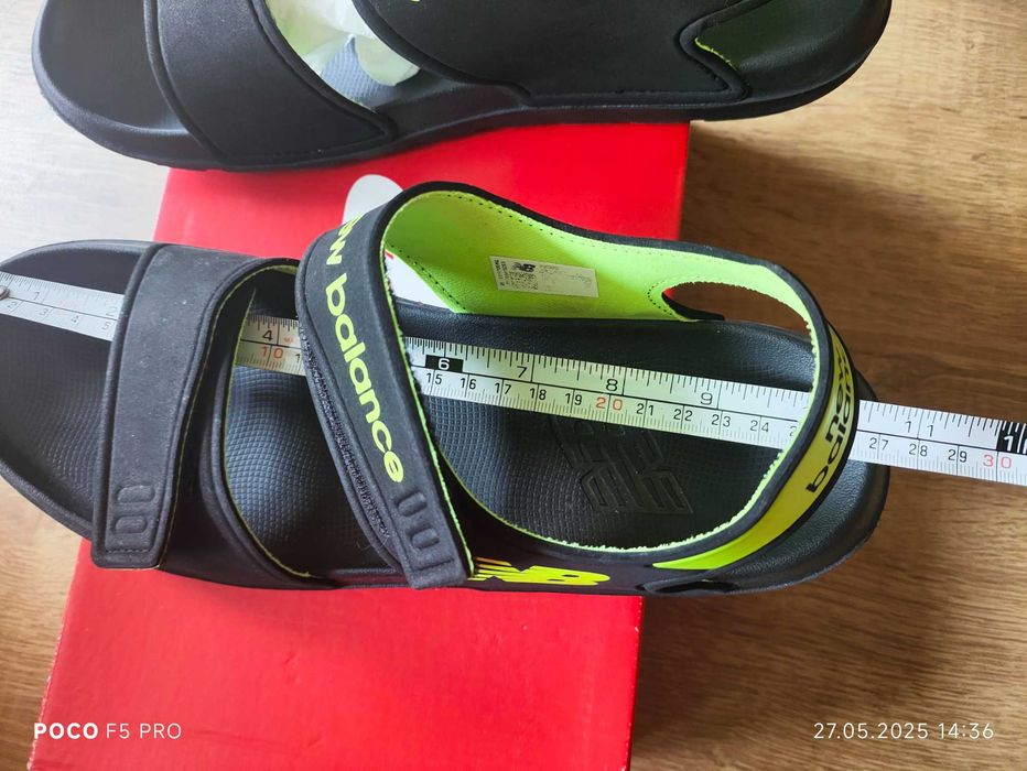 Юношески сандали New Balance, eur 40