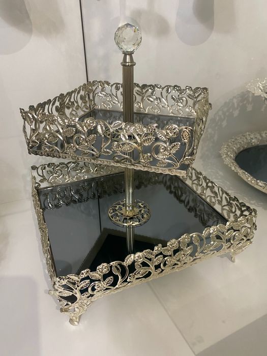 Продам этажерки и конфетницы