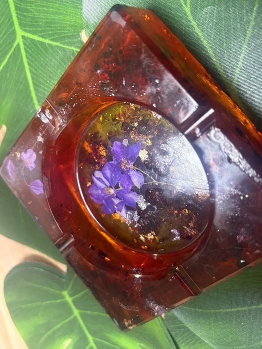 Пепелник от епоксидна смоля