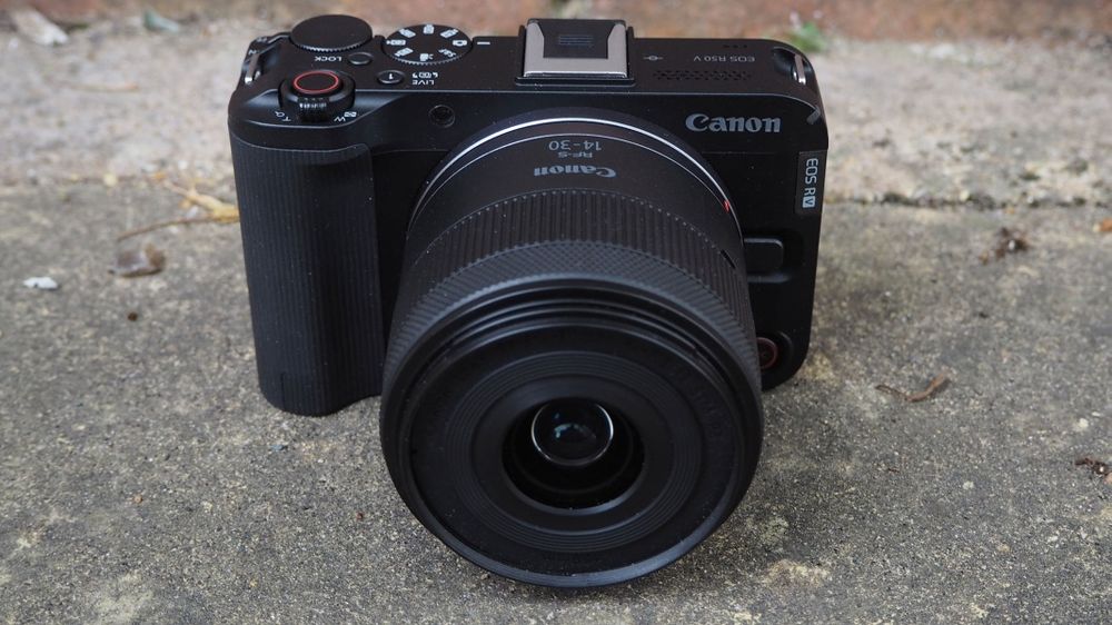 Canon R50v 14-30mm IS PZ 4K 60p 4.2.2 10bit