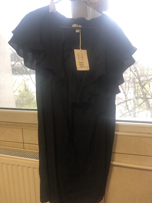 Rochie neagra COS , noua, cu eticheta, marimea 34 xs . I’m