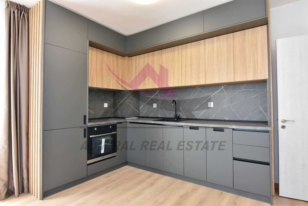 Продава се Тристаен апартамент в Варна, Възраждане 3 - 80 кв.м за 1435 €/кв.м - Снимка #3