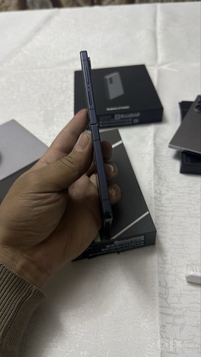 Galaxy z flip 7  12/ 256GB Dual sim Vietnam