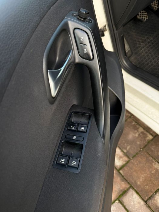 VOLKSWAGEN Polo 2011 — imagine 5