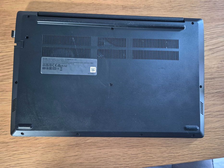 Laptop Lenovo V15 G4 IRU i3-1315U pana la 4.5GHz, 15.6", Full HD, IPS, 16GB DDR4 RAM, 512GB SSD