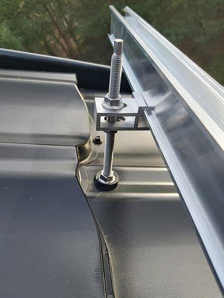 KIT Structura montaj 3 panouri solare fotovoltaice acoperis metalic