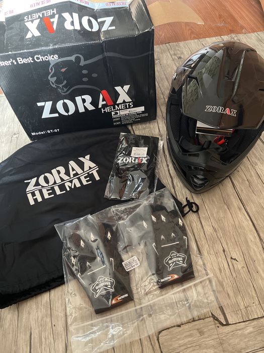 Мото каска Zorax L с принадлежности