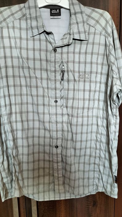 Jack Wolfskin.camasi cu mîneca scurta