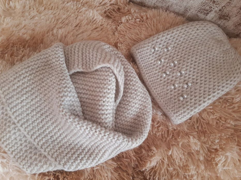 Продам новый набор шапочка и снуд