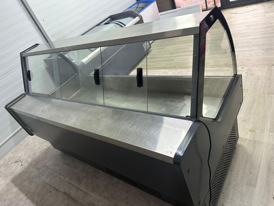 Витринный холодильник и морозильник