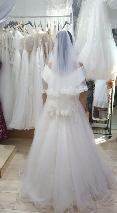 Vand rochie de mireasa stil printesa