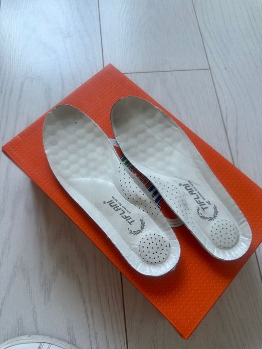 Кроссовки кожаные 32 р Tiflani