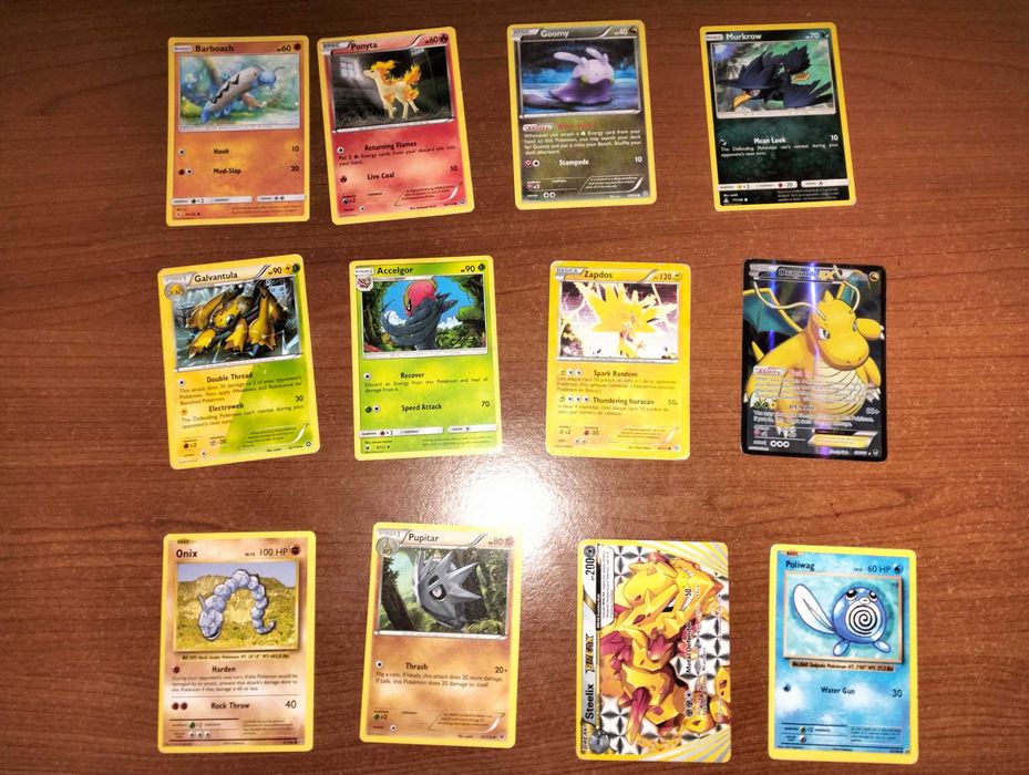 Vand 72 de carti Pokemon, pret negociabil