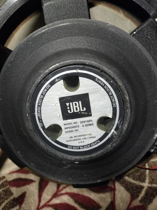 Продам колонку JBL оригинал