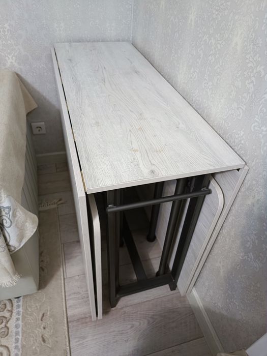 Продам гостиный стол