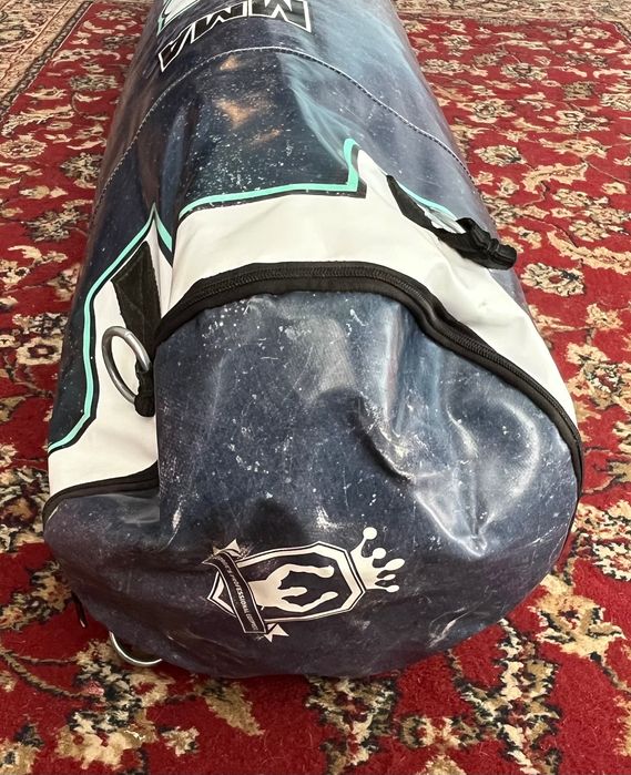 Sac de box 40 kg – Kickboxing / MMA – Include lanțuri de prinder