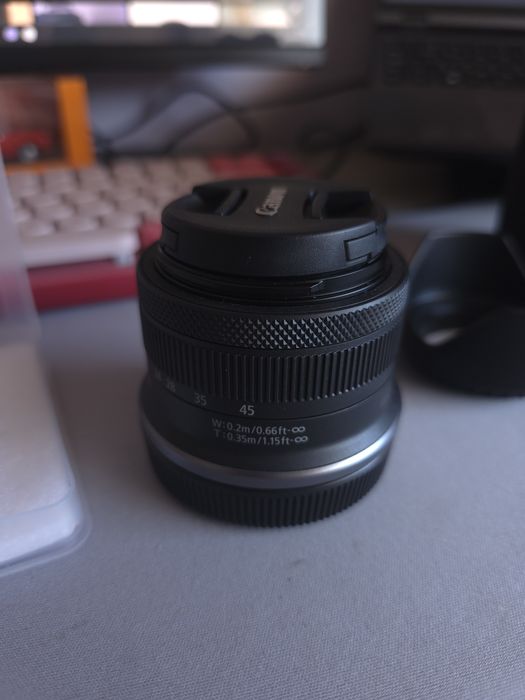 Обектив Canon RF-S 18-45mm