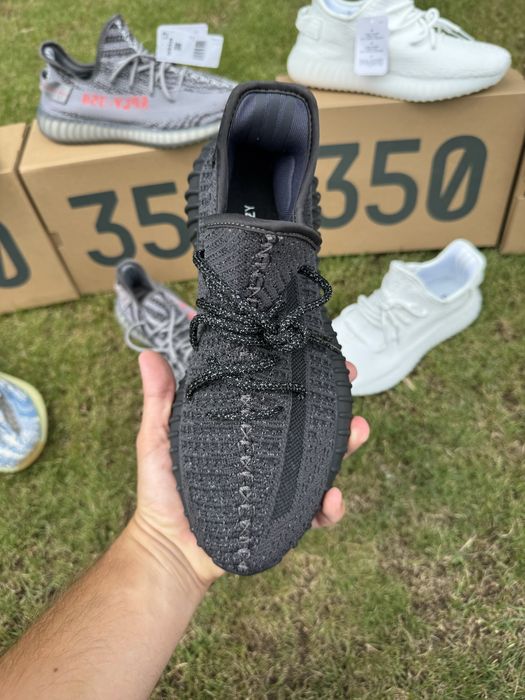 Adidasi Yezzy  350 / Black Reflective / Premium