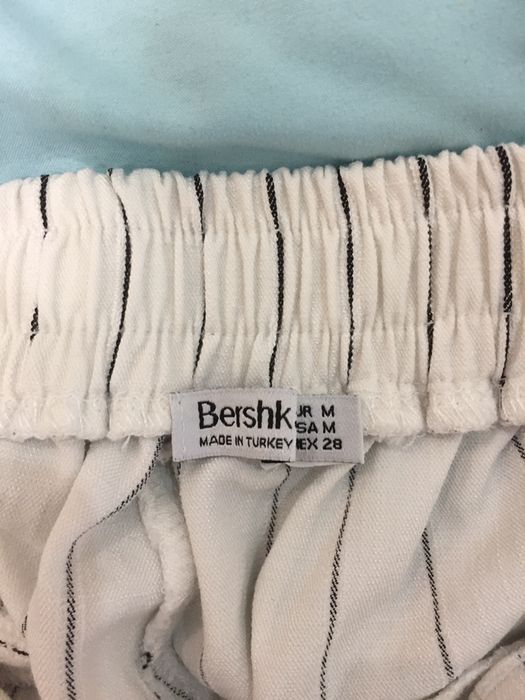 Брюки Bershka раз М
