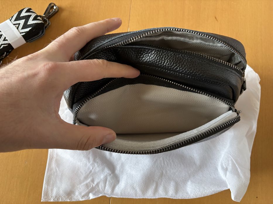 Чанта за през рамо от естествена кожа  - бял и черен цвят