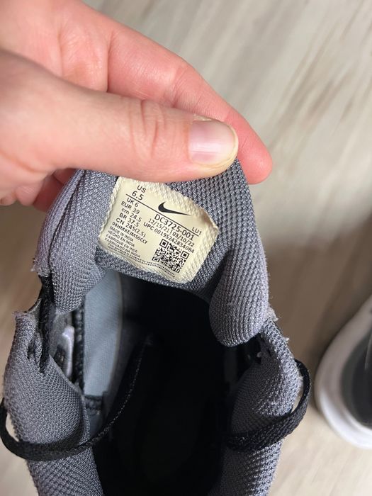 Маратонки Nike 39 номер