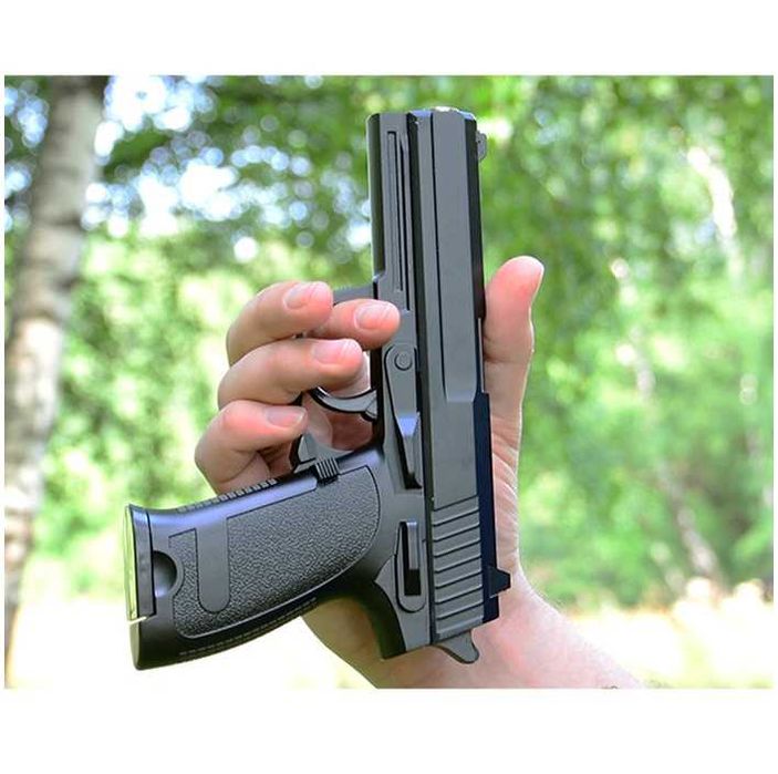 Super airsoft metalic,celebrul HK USP 45,calibrul 6mm,legal,bile bonus