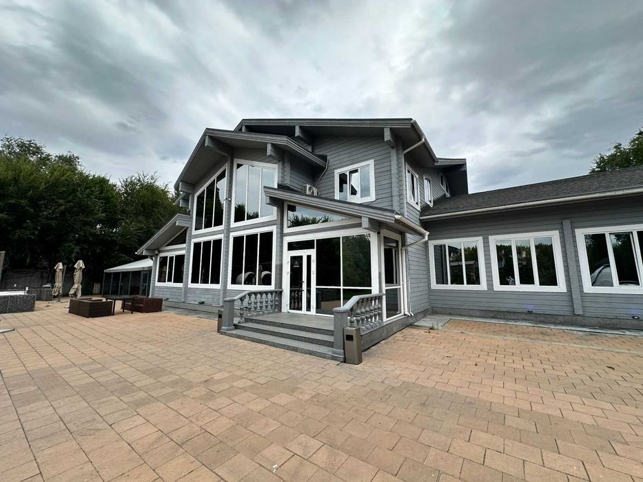 В продаже Ресторанный комплекс SEREBRO