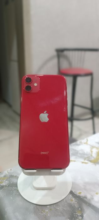 iPhone 11  красный