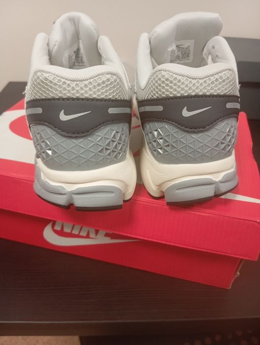 Nike zoom vomero 5