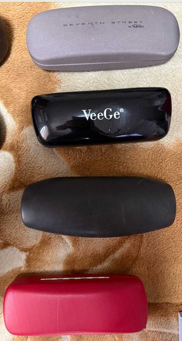 футляры для очков жесткие