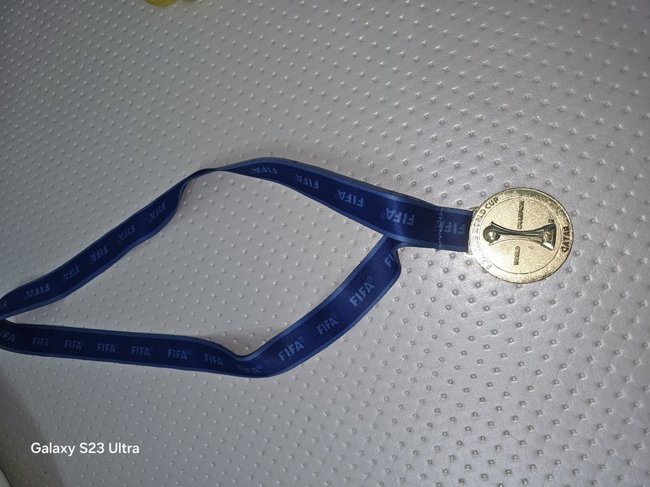 Медаль клубный чемпионат мира  украл  у бензема