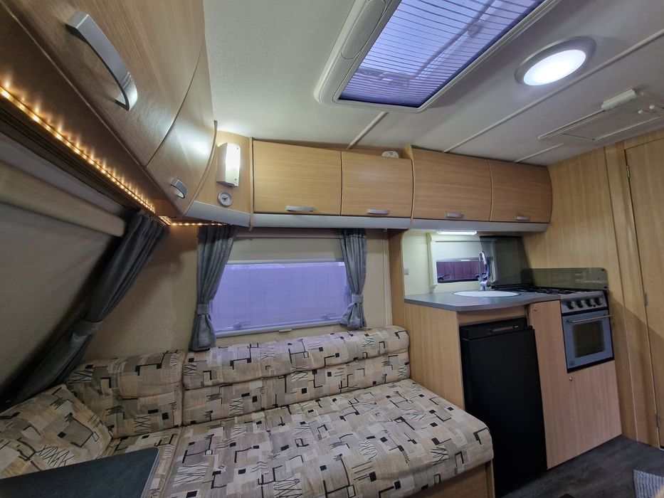 Vând Rulota model Compass Omega 524  2004 Cu nr roșii 3 lunii