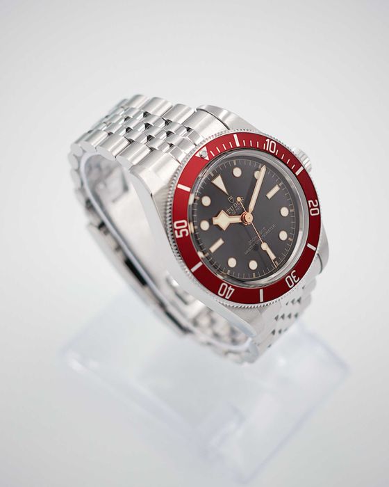 Tudor Black Bay Burgundy