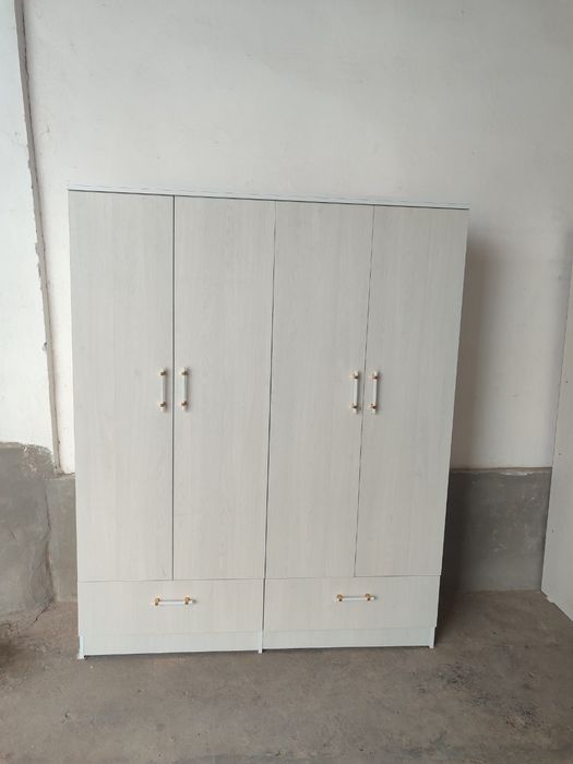 Shkaf sotiladi dastafka ustanovka bepul buladi