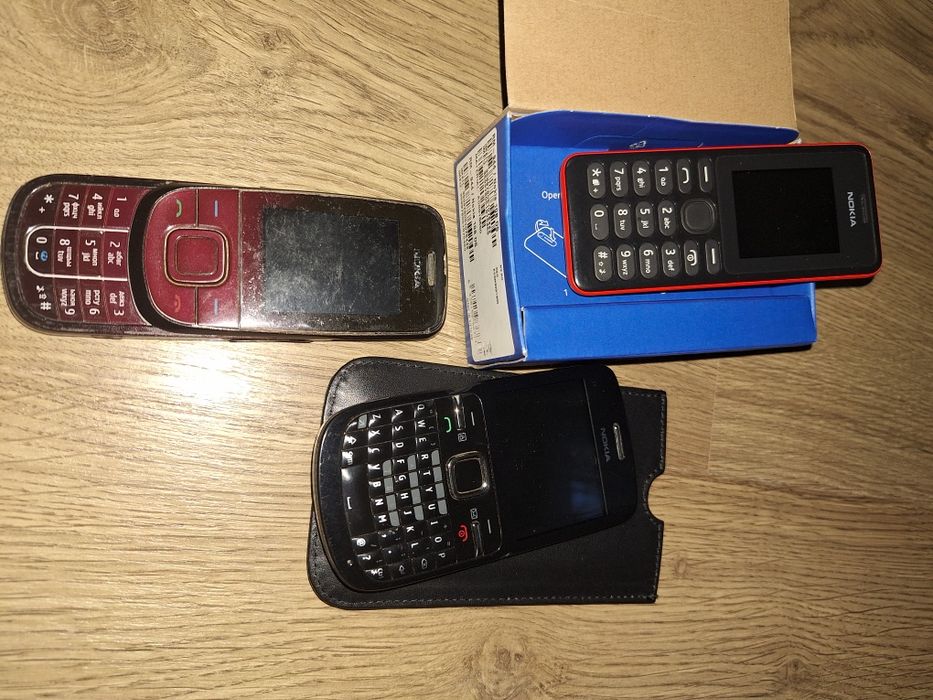 Сет стари телефони