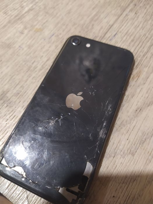 iPhone se 2022 на запчасти