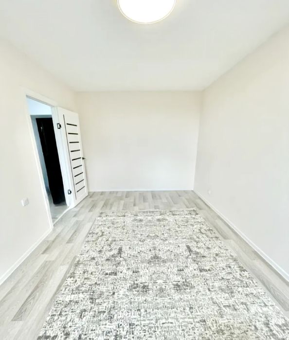продам 1-ком. 32кв. 2мкр. 3-этаж