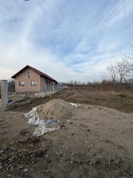 Teren intravilan de vanzare