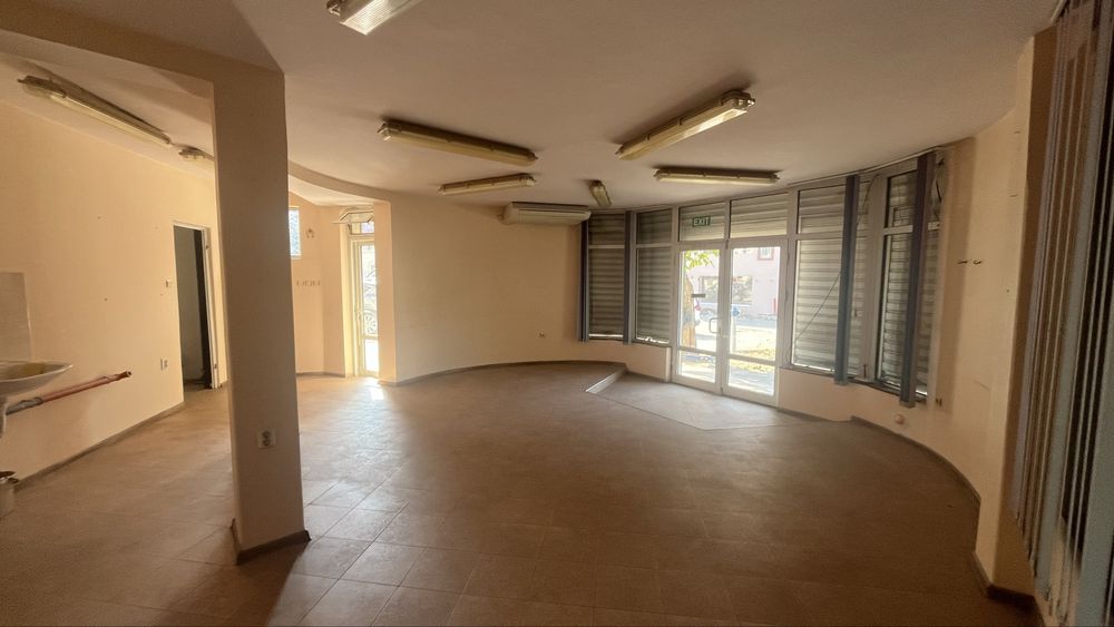 Дава се под наем Магазин в Ямбол, Аврен - 77 кв.м за 400 € - Снимка #6