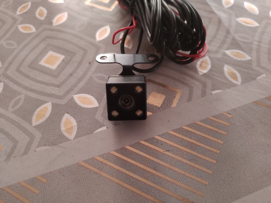 Продам Заднюю камеру для автомобиля.