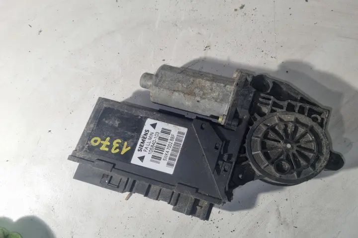 Motoras macara geam fata stanga Audi A4 2006 2.0 TDI MT (140 hp)