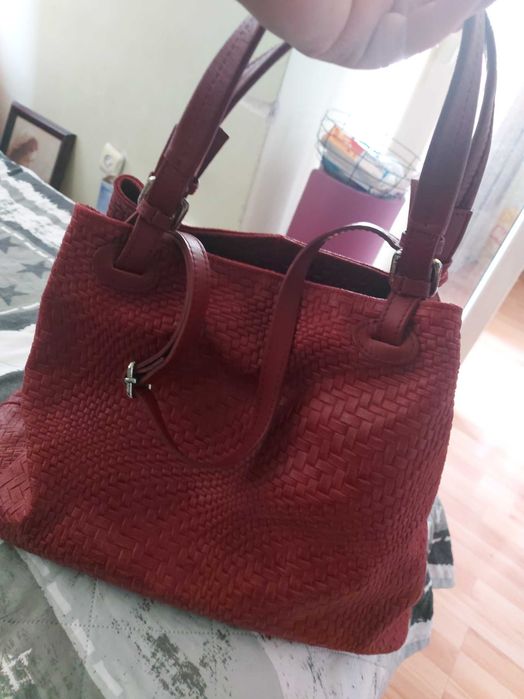 Луксозна Италианска Чанта от Естествена Кожа, червен цвят