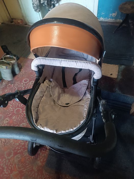 Продам коляску в хорошем состояние