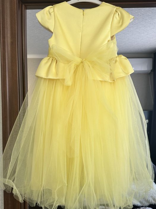 Продается платье , в отличном состоянии, 6 лет