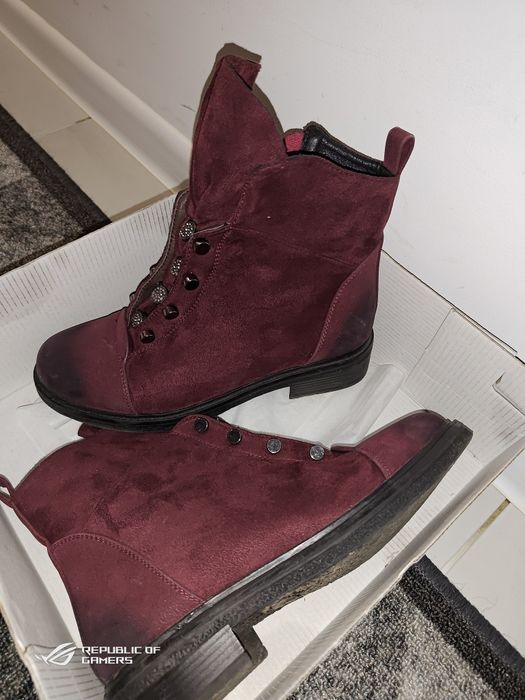 Обувки боти цвят бордо