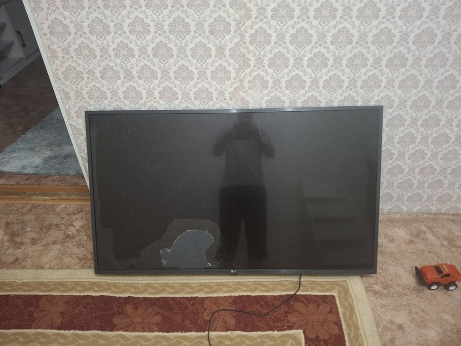 Продам LG Телевизор на запчасти