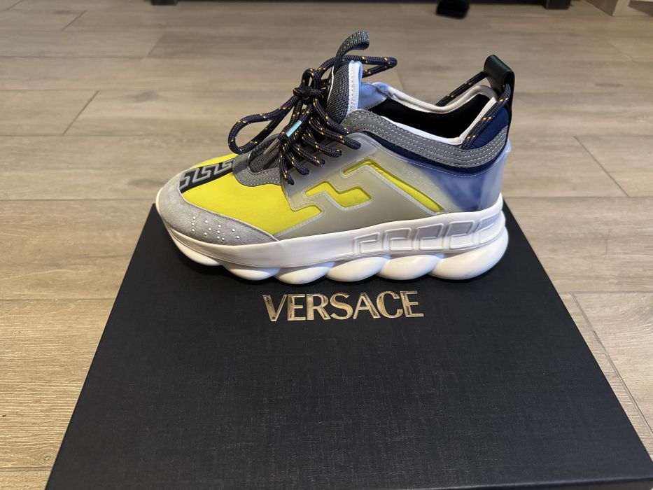 Versace chain reaction