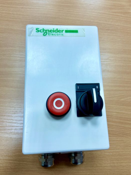 Реверсивный пускатель LE2D12V7 Schneider Electric