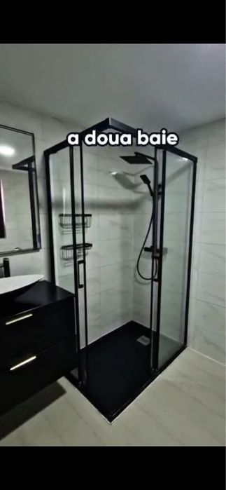 Vand apartament la casa la cheie in centru orasului